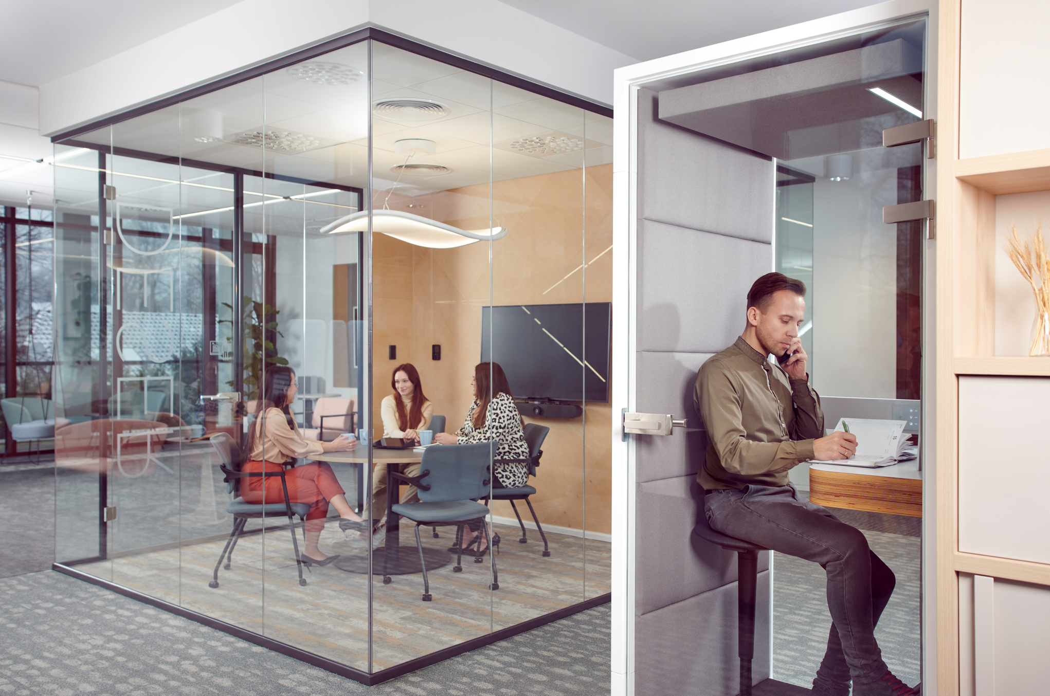 S PRO BOOTH - Phone Booth | Echelon Workplaces